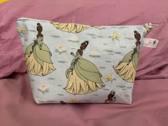 Lily Princess Zipper Pouch