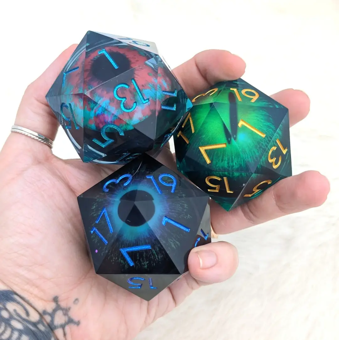 Extra Large D20 Liquid Core Moving Eye – 2" Giant DnD Die