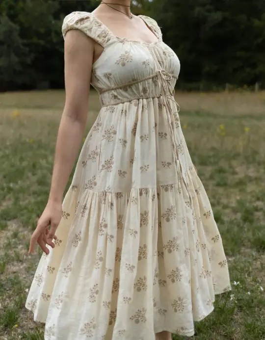 Robe 'Ebely' broderie anglaise manches courtes crème