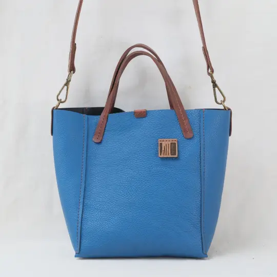 3-Panel Two-way Tote in pebbled happy blue