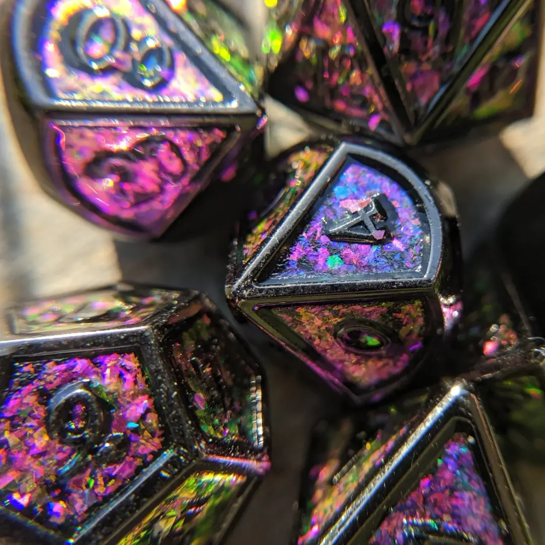 Glittering Magenta Green Metal Dice Set – Color Shift with Black Trim