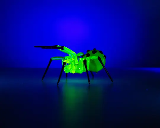 Bronze Black Uranium Glass Spider Figurine – Miniature Insect – Sci-Fi Glow in the Dark Sculpture – Handmade Lampwork