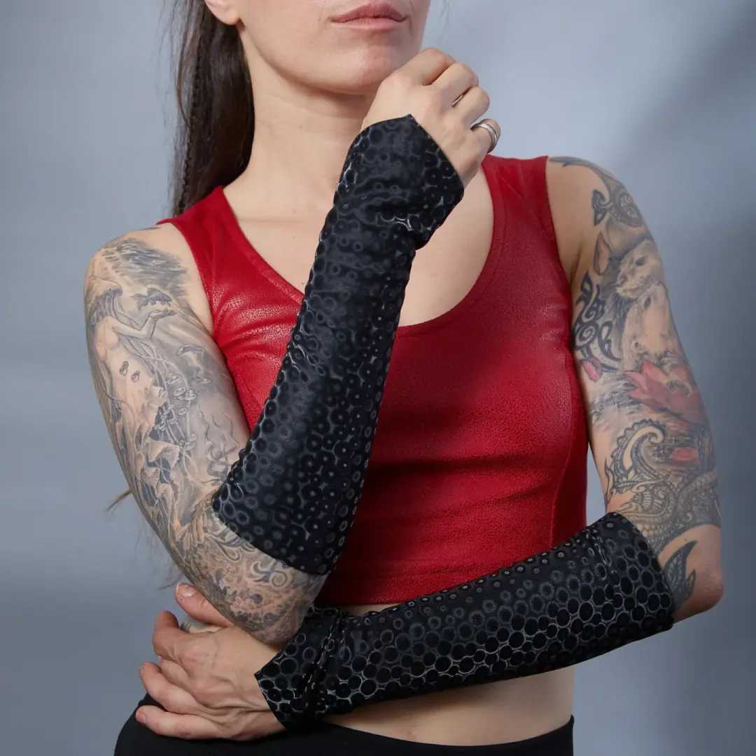 GAU-Lo Pointy arm bracers
