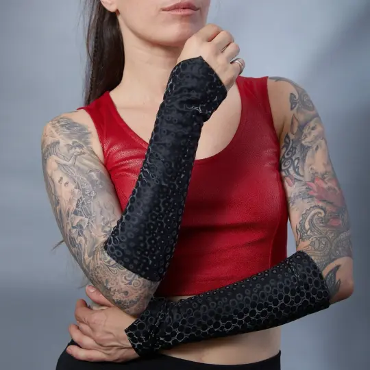 GAU-Lo Pointy arm bracers