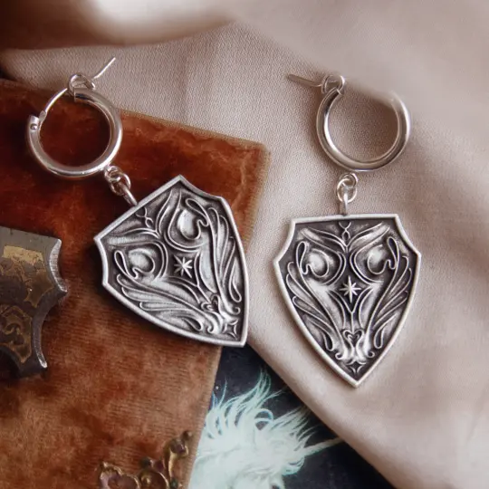 Shield of Ilmarë Earrings