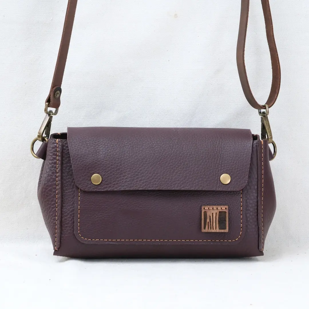 Kutson Sling wide in pebbled dark cherry