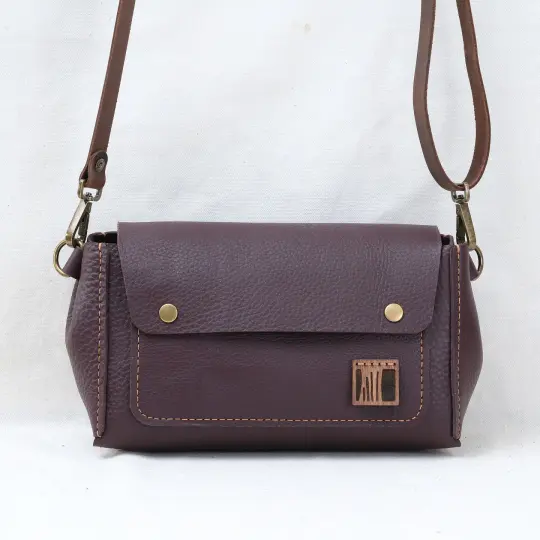 Kutson Sling wide in pebbled dark cherry