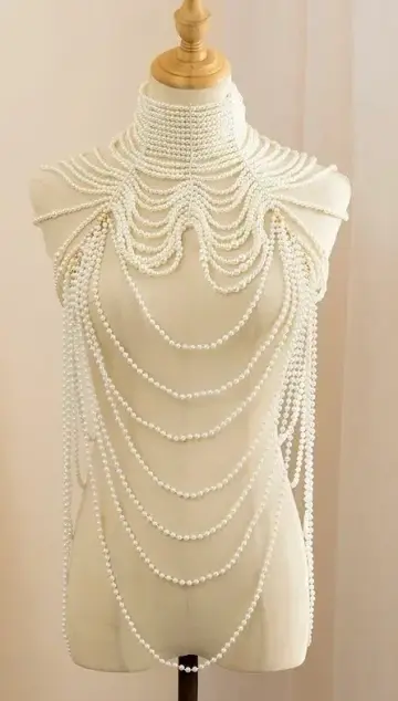 Oksana pearl necklace
