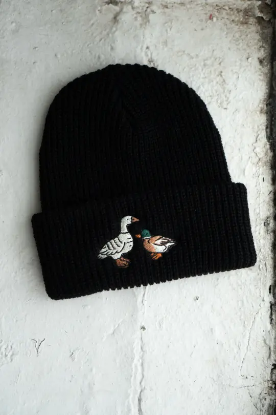 Fowl Shaker Stitch Beanie | Black