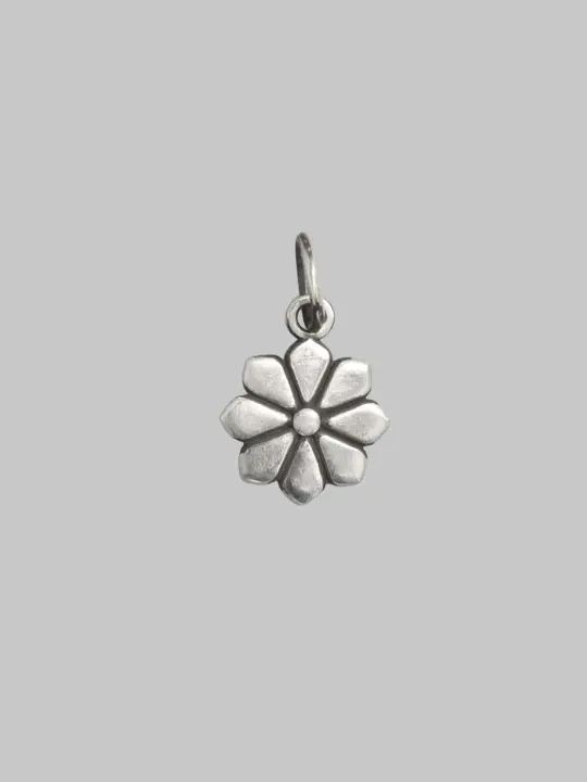 Kobashi 8 Petals Kikumon "Yatsu-Giku" Charm Medium Silver 925