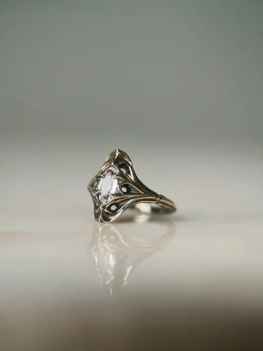 Navis // 14ky Gold + White Topaz // 6.25
