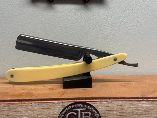 C.V. Heljestrand MK31 Straight Razor - No Box