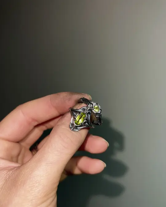 Navis // Peridot // 7.5