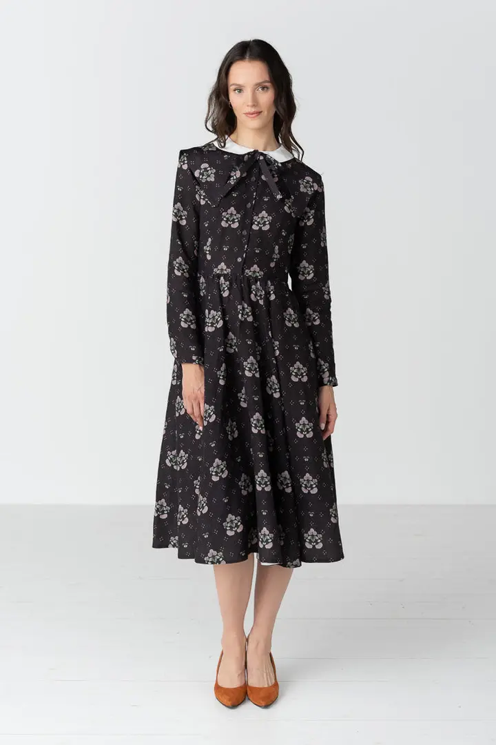 Classic – Long Sleeve Peter Pan Collar Linen Dress