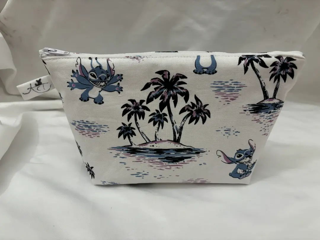 Pastel Island Alien Zipper Pouch