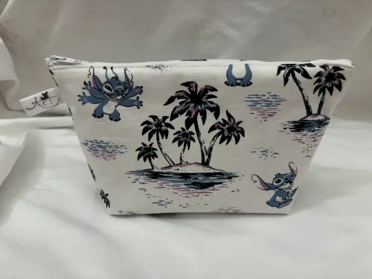 Pastel Island Alien Zipper Pouch