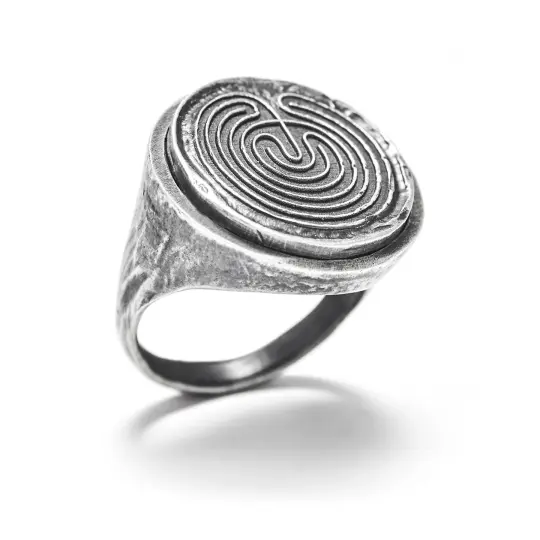 A Season in the Labyrinth { Signet Ring }