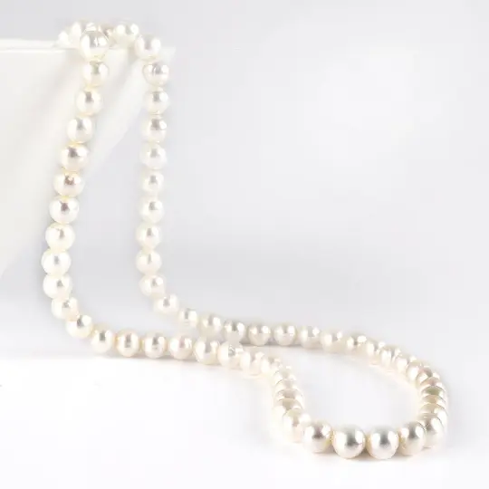 Classic Pearl Necklace