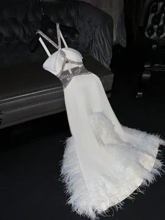White halter-neck, fitted A-line long ball gown/bridal dress R8790