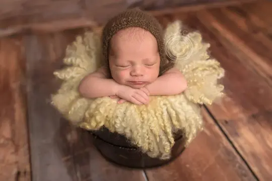 Round Curly Felted Blanket - BUTTER CREAM