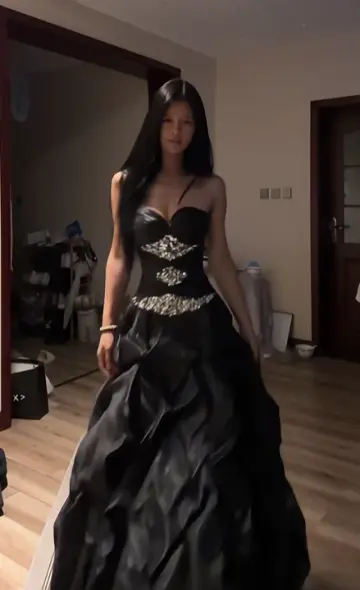Black strapless fitted waist slim-fitting long ball gown with tulip skirt, elegant ball gown R8073