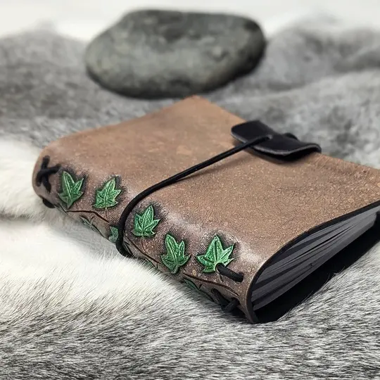 PASSPORT Traveller's Notebook | Ivy Vine, No. 1