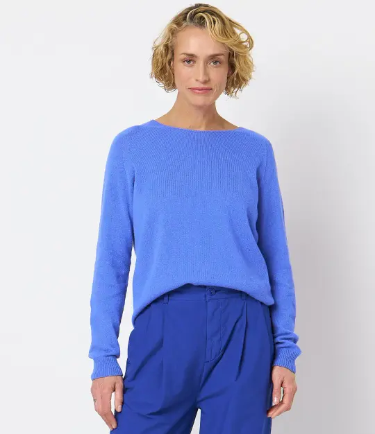 Lightweight Merino Wool-Cashmere-Silk Raglan Sweater