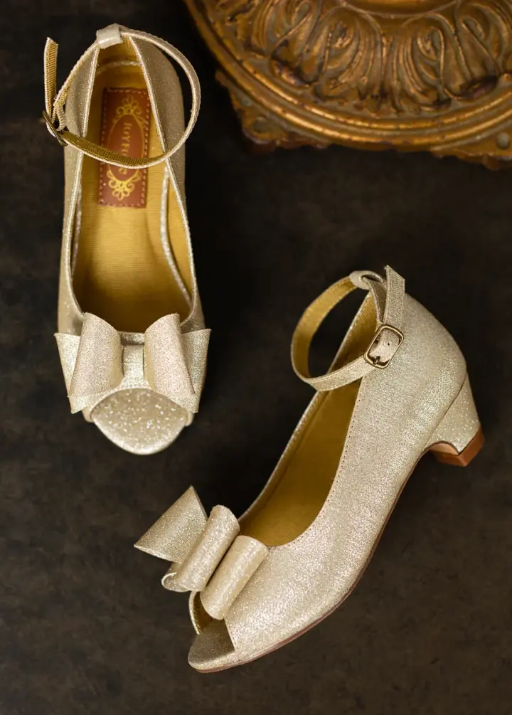 Valeria Heel in Light Gold