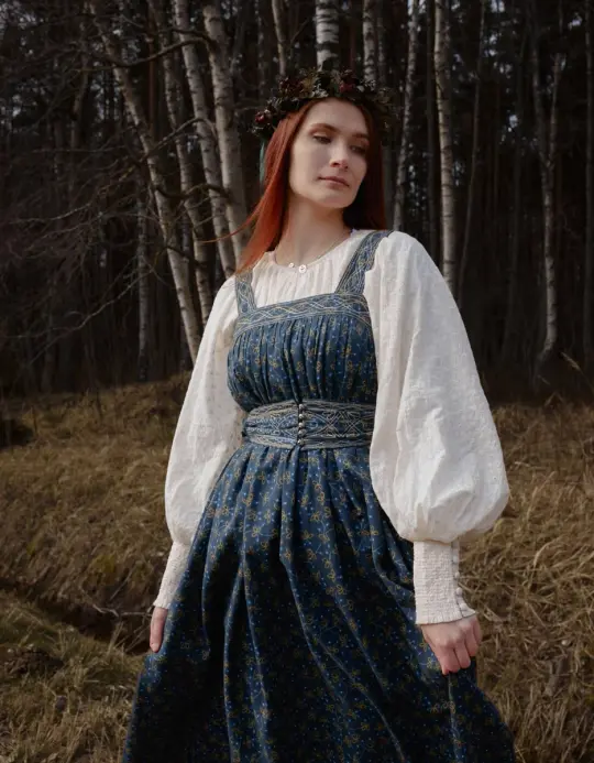 Robe longue 'Mari' imprimé baies brodé bleu
