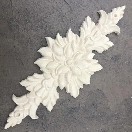 Woodubend #1221 - Flower Leaf Pediment