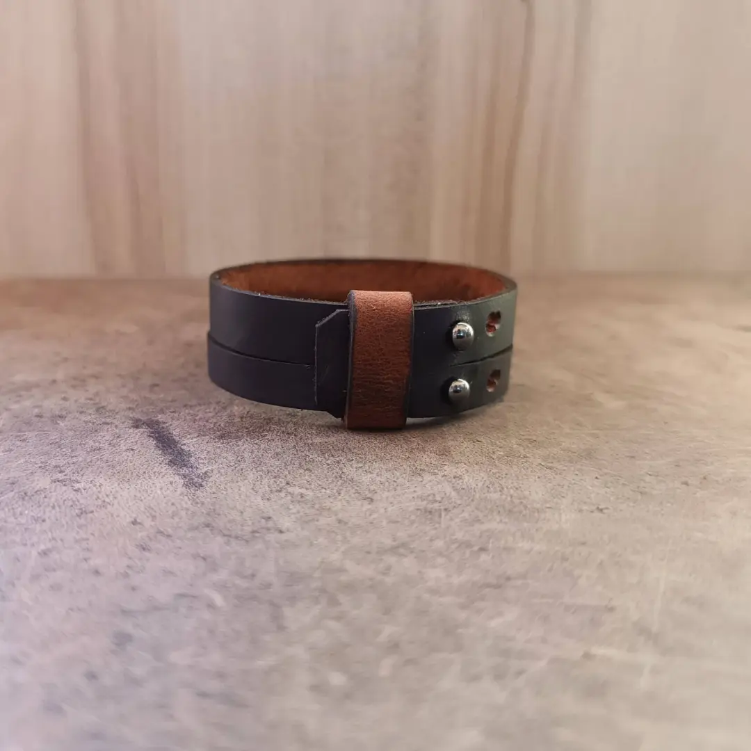 Unisex Dark Brown Leather Cuff – Minimalist Choker Inspired Design