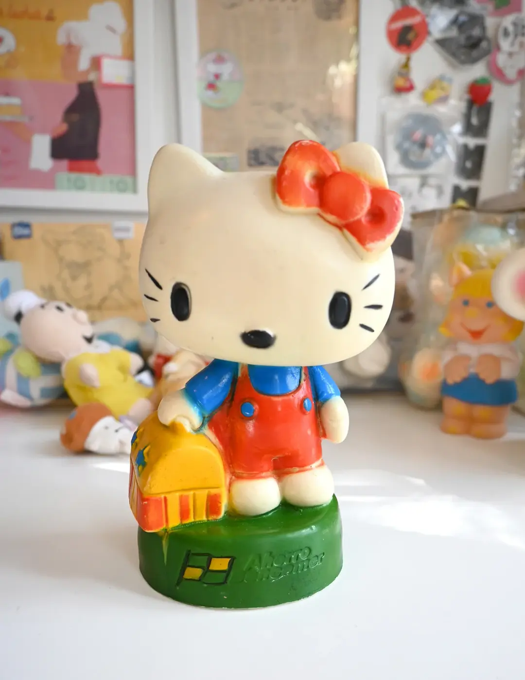 "Hola Kitty" Coin Bank