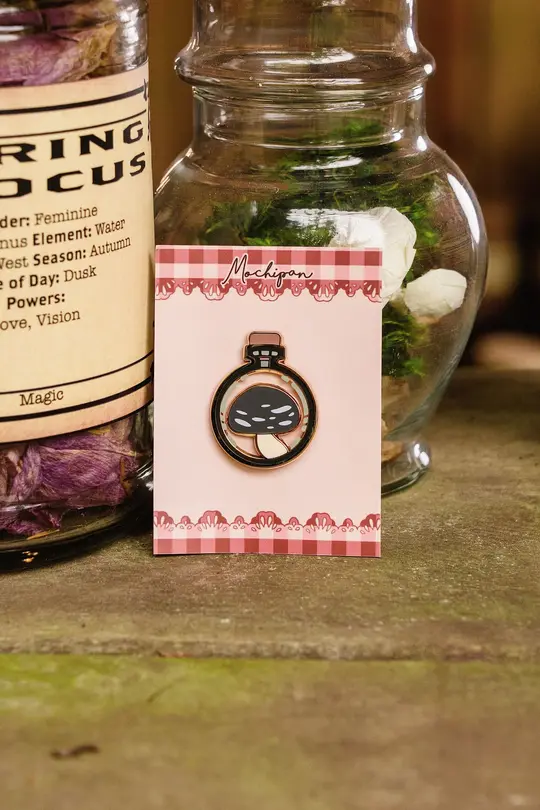 Potion Bottle Pin - Black Mushroom