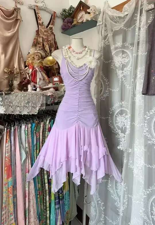 Light purple halter-neck, fitted waist, pleated midi-length ball gown R7523