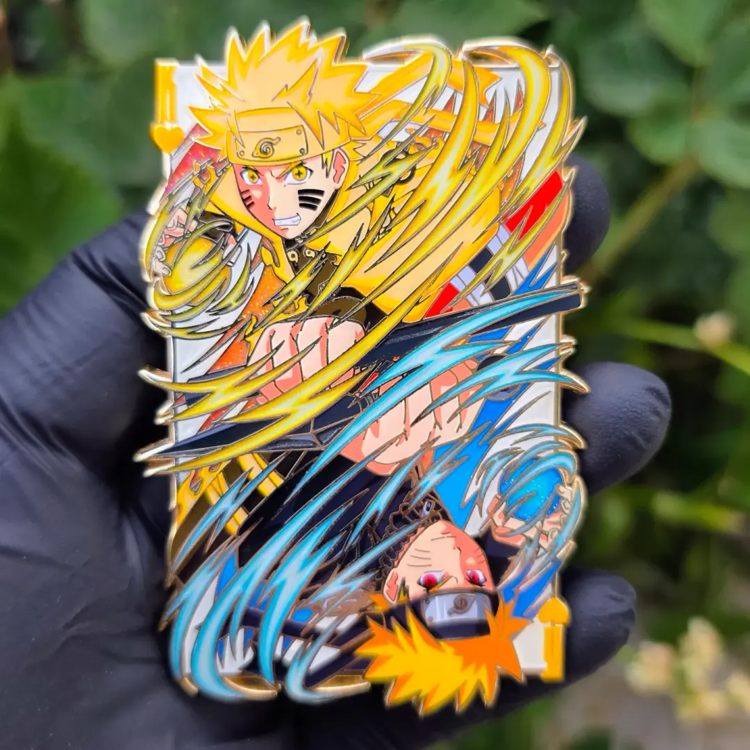 King of Hearts Pin (White Pearl Card)