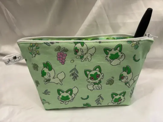 Grass Cat Zipper Pouch