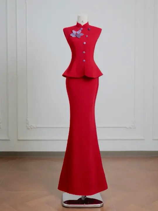 A red sleeveless, fitted top paired with a sexy pencil skirt; suitable for a ball gown or wedding dress R8218