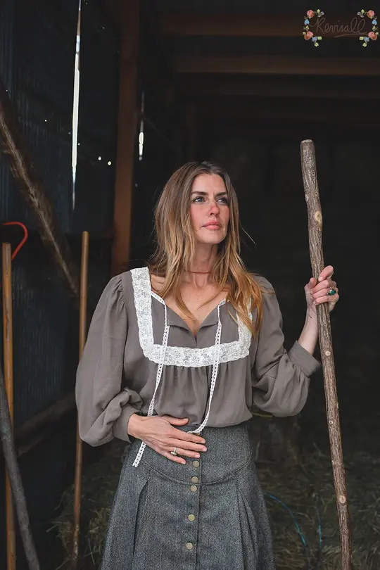 Linen Betty Blouse in Dovetail- XL