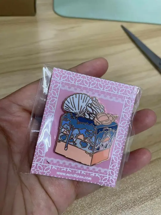 Beach Cake Pin