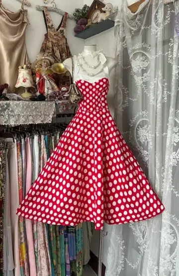 Red halter-neck long dress with white polka dots and a fitted waist, long ball gown R7827