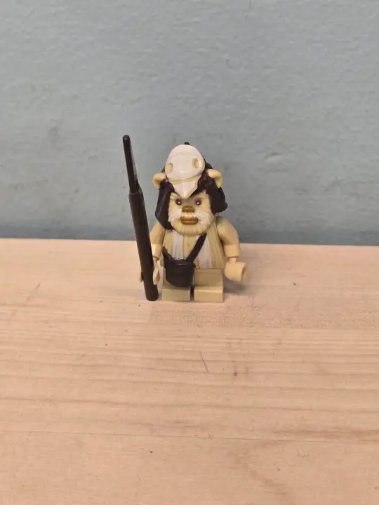 LEGO Star Wars Logray Ewok Minifigure sw0338 7956 10236 w/ Staff Skull Hat
