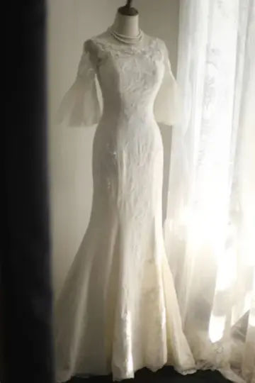 White lace bell-sleeved fitted long ball gown R6799