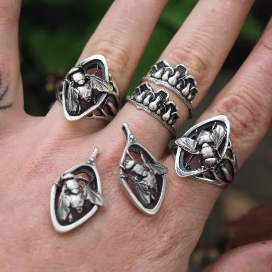 Fly navette ring