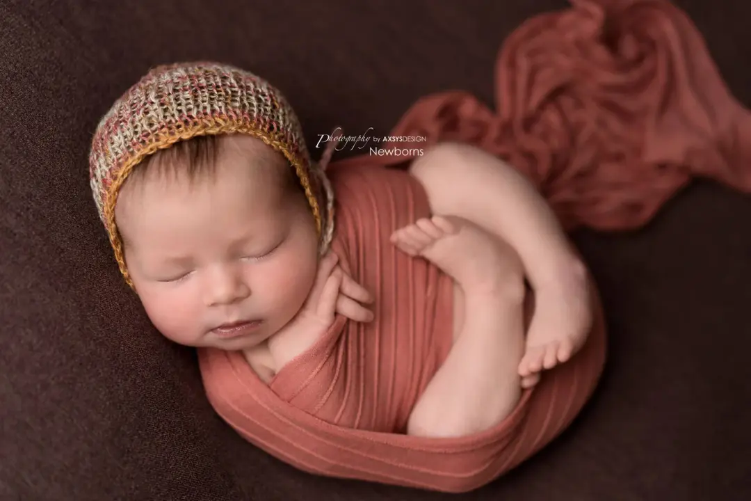 Rust ribbed knit stretch wrap