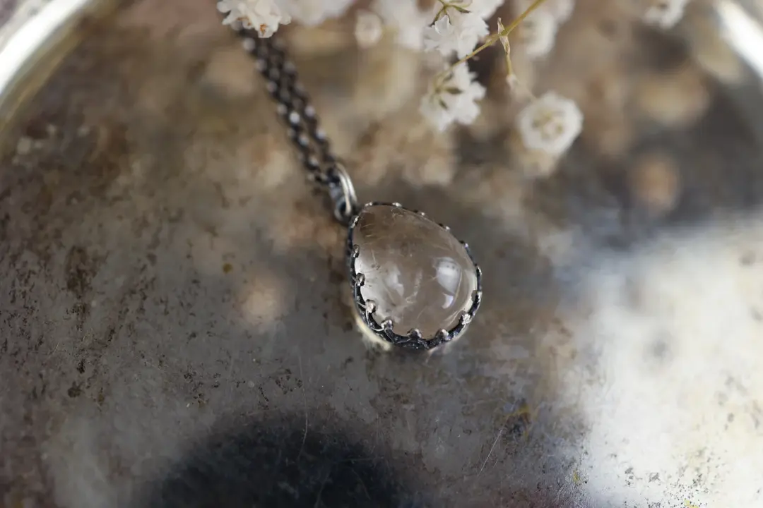 Crowned Charm - Golden Rutile Quartz