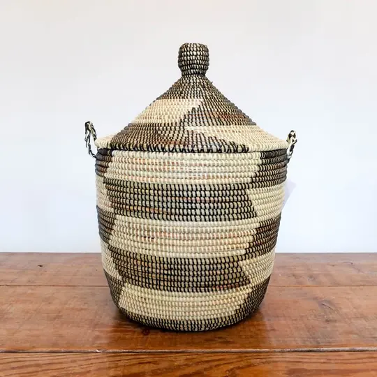 Medium Lidded Senegal Basket in Natural and Brown
