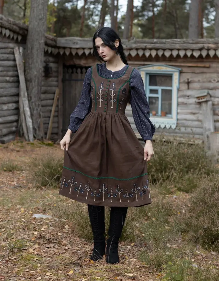 Robe 'Tilda' en lin marron brodé tulipes bleues