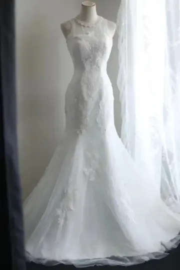 White sleeveless fitted waist mermaid long ball gown R6766