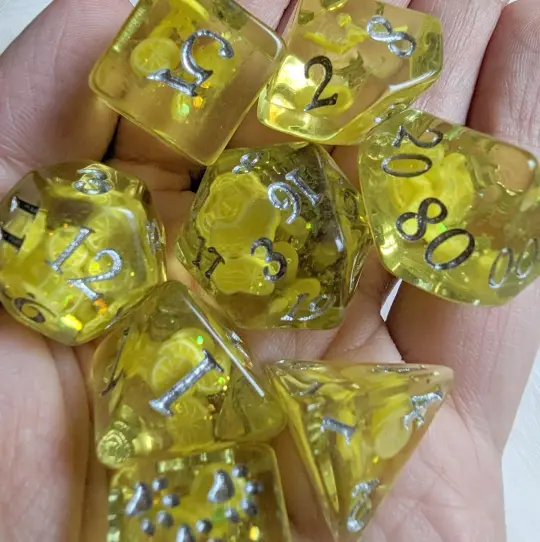 Lemon 8 Piece Dice Set – Clear Yellow Lemon Slices Glitter Paw Print D6