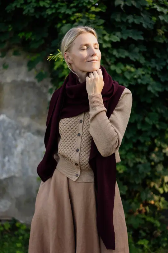 Elaine – Soft Triangular Scarf in Merino Wool